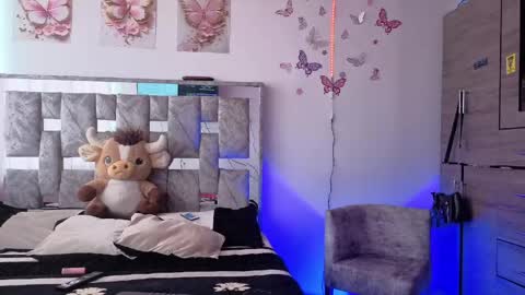 scarlet online show from April 2026 08:31:02 PM