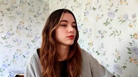 Snapshot of scarlet1flowers chatting on September 2025 08:09:02 AM Kira online show from September 2025 08:09:02 AM