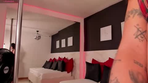 Scarlet online show from September 2025 05:02:01 PM