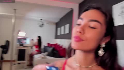 Scarlet online show from September 2025 05:46:01 PM