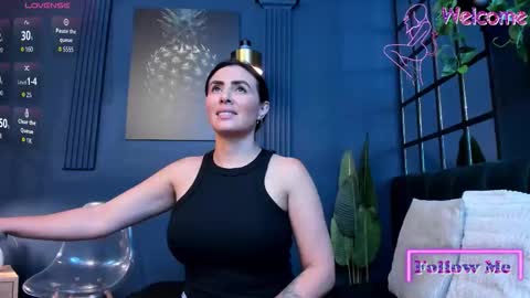 Scarlet Edwars online show from February 2026 12:03:01 PM