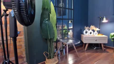 Scarlet Edwars online show from April 2026 07:06:01 PM