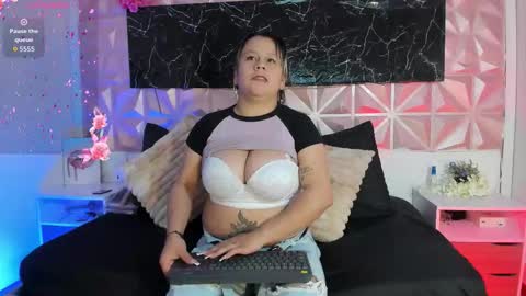 Scarlet  online show from February 2026 01:01:02 PM