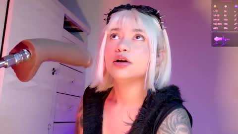 scarlet_gold online show from March 2026 10:49:02 PM