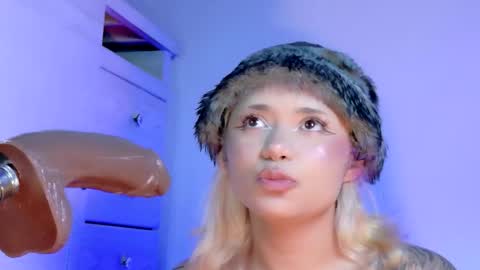 scarlet_gold online show from April 2026 02:51:02 AM