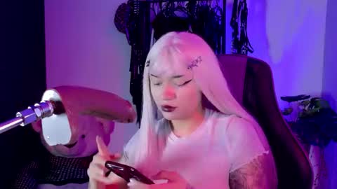 Snapshot of scarlet_gold chatting on June 2026 08:35:01 PM scarlet_gold online show from June 2026 08:35:01 PM
