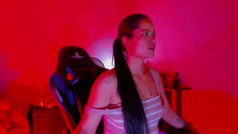 scarlet taylor kennedy online show from December 2025 08:37:02 PM