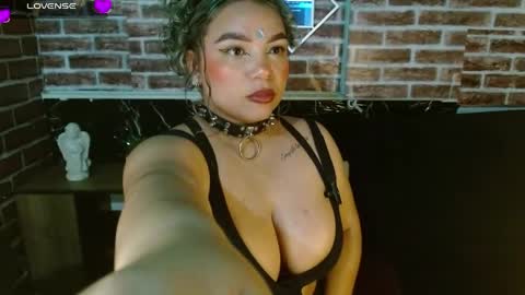 Scarlet online show from April 2026 10:58:02 PM