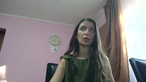 Snapshot of scarlet_rosse chatting on May 2026 04:25:02 PM Scarlet online show from May 2026 04:25:02 PM