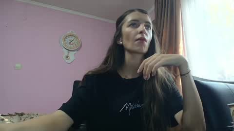 Snapshot of scarlet_rosse chatting on June 2026 04:20:02 PM Scarlet online show from June 2026 04:20:02 PM