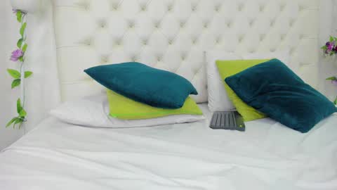 Isa online show from February 2025 05:17:02 PM