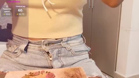 scarlet_vixen_ online show from February 2026 12:10:01 PM