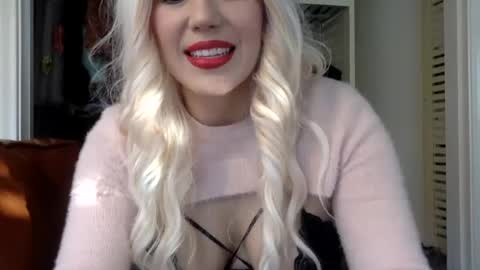 Snapshot of scarlet_whisper chatting on December 2024 11:19:01 PM scarlet whisper online show from December 2024 11:19:01 PM