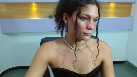 Scarlet Dream online show from March 2025 08:05:01 PM