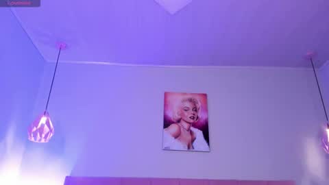 Scarlet  online show from November 2025 05:09:02 AM