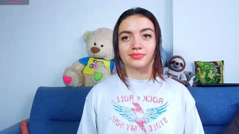 Scarlet online show from April 2026 08:34:02 PM