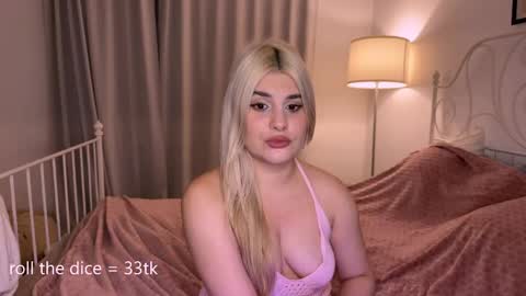 scarletsirens_ online show from March 2026 06:44:02 PM