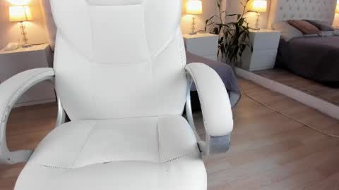 Bunny  online show from December 2025 01:04:02 PM