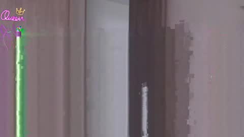 Scarlett Thumb up please help me 100 its important online show from March 2026 10:47:02 PM