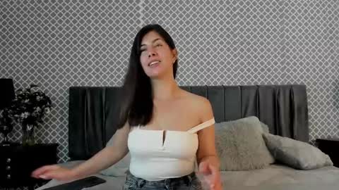 Scarlett online show from December 2024 01:18:02 PM