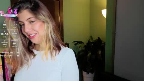 Snapshot of scarlett_moore_ chatting on May 2026 04:57:04 PM Scarlett online show from May 2026 04:57:04 PM
