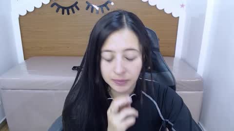 Snapshot of scarlett_percy_t chatting on January 2026 12:42:01 PM scarlett_percy_t online show from January 2026 12:42:01 PM