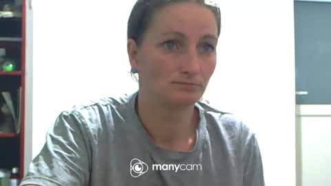 Snapshot of scarlett_queen01 chatting on September 2025 04:05:01 AM scarlett_queen01 online show from September 2025 04:05:01 AM