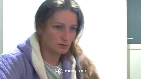 Snapshot of scarlett_queen01 chatting on October 2025 03:29:02 AM scarlett_queen01 online show from October 2025 03:29:02 AM