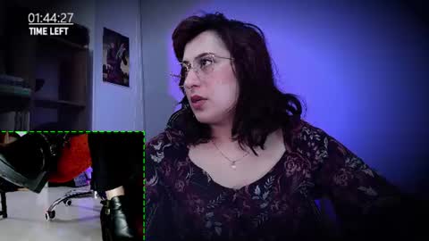 Snapshot of scarlett_sen chatting on July 2026 02:43:01 PM Mistress Scarlett online show from July 2026 02:43:01 PM