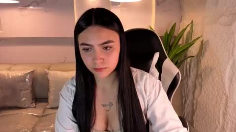 Scarlett online show from December 2025 07:54:02 PM