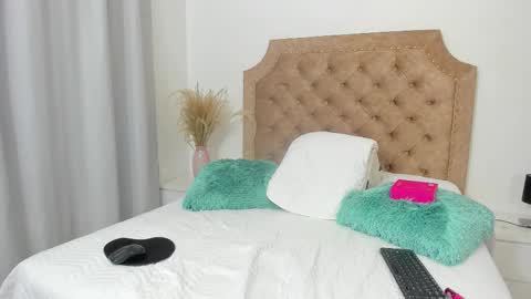 scarlett_star01 online show from March 2026 02:02:02 PM