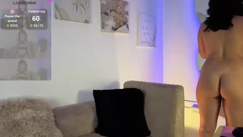 Snapshot of scarlett_walker05 chatting on June 2026 01:44:02 PM Scarlett online show from June 2026 01:44:02 PM