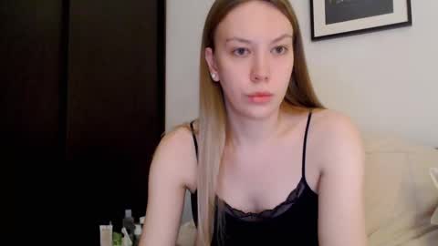 Snapshot of scarlettford chatting on November 2025 01:35:02 PM Scarlett online show from November 2025 01:35:02 PM