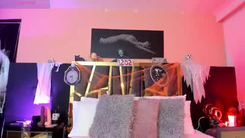 scarlettorres online show from October 2025 06:30:02 PM