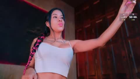 Snapshot of scarlettsinclaiir_ chatting on May 2026 05:06:02 PM scarlettsinclaiir_ online show from May 2026 05:06:02 PM