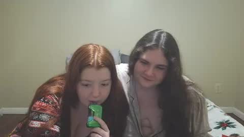 Snapshot of scarletttsinner chatting on June 2026 12:32:02 AM scarletttsinner online show from June 2026 12:32:02 AM