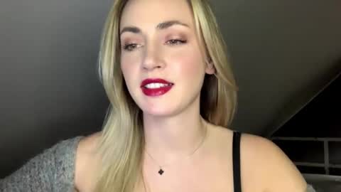 Snapshot of scarlettxblonde chatting on May 2026 03:39:02 PM ScarlettxBlonde online show from May 2026 03:39:02 PM