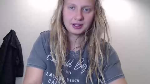 Snapshot of scartit chatting on April 2026 02:15:02 AM ScarTit Bernhard online show from April 2026 02:15:02 AM