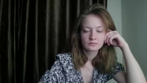 Snapshot of scented_elsa chatting on April 2026 04:23:02 PM Elsa online show from April 2026 04:23:02 PM