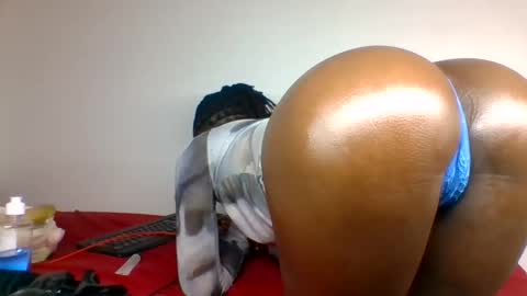 scentedfriction online show from November 2025 10:53:02 PM