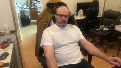 Snapshot of schief6218 chatting on February 2026 12:03:01 PM schief6218 online show from February 2026 12:03:01 PM