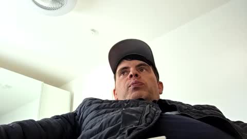 schosch01 online show from March 2026 12:20:01 PM