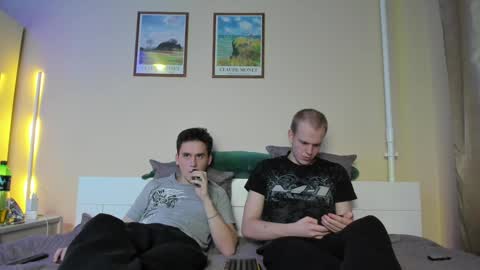 Thomas brunette and Alex blond online show from December 2024 10:56:01 PM