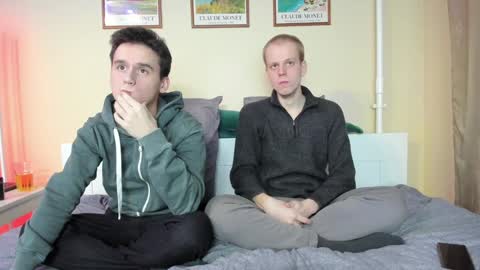 Thomas brunette and Alex blond online show from December 2024 01:51:01 PM