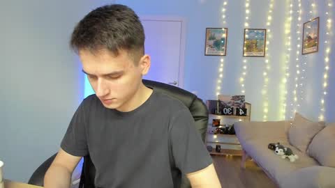 Thomas brunette and Alex blond online show from January 2025 08:22:01 AM