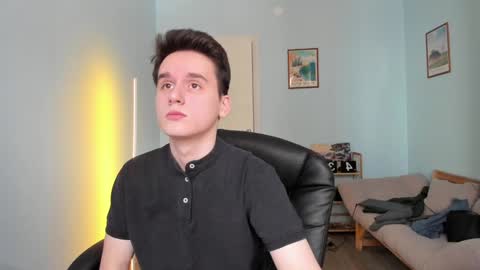 Thomas brunette and Alex blond online show from February 2025 12:26:02 PM