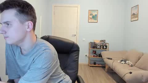 Thomas brunette and Alex blond online show from February 2025 03:03:02 PM