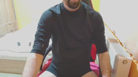 Snapshot of scotty_98 chatting on January 2025 08:36:02 PM scotty_98 online show from January 2025 08:36:02 PM