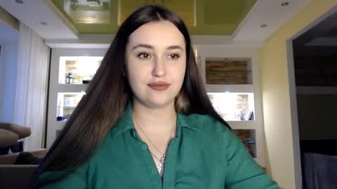 Elizabeth  online show from December 2024 01:28:01 PM