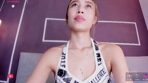 Snapshot of seattle_rousse chatting on June 2026 01:06:02 PM Rosie online show from June 2026 01:06:02 PM